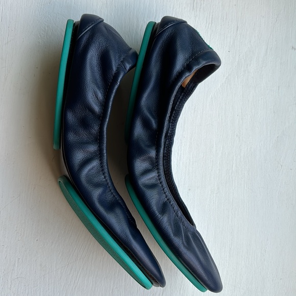 Size 7 Navy Tieks Worn 3 times - Picture 3 of 6